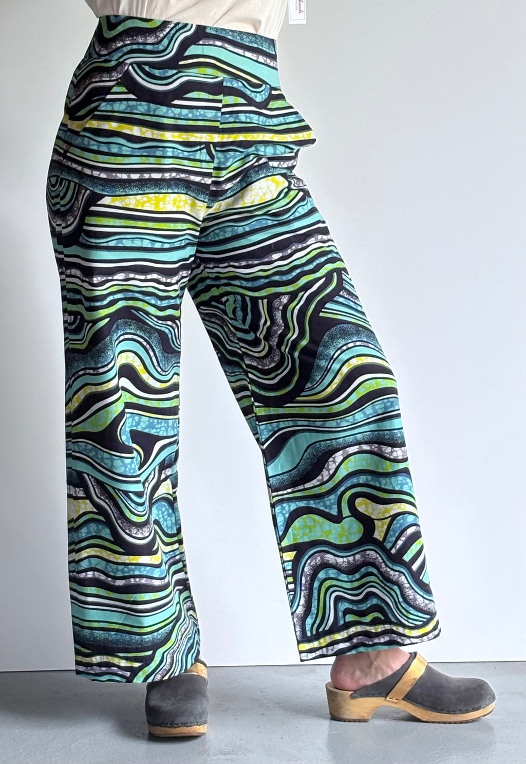 Ocean Current – High-Waisted Wide-Leg Pants