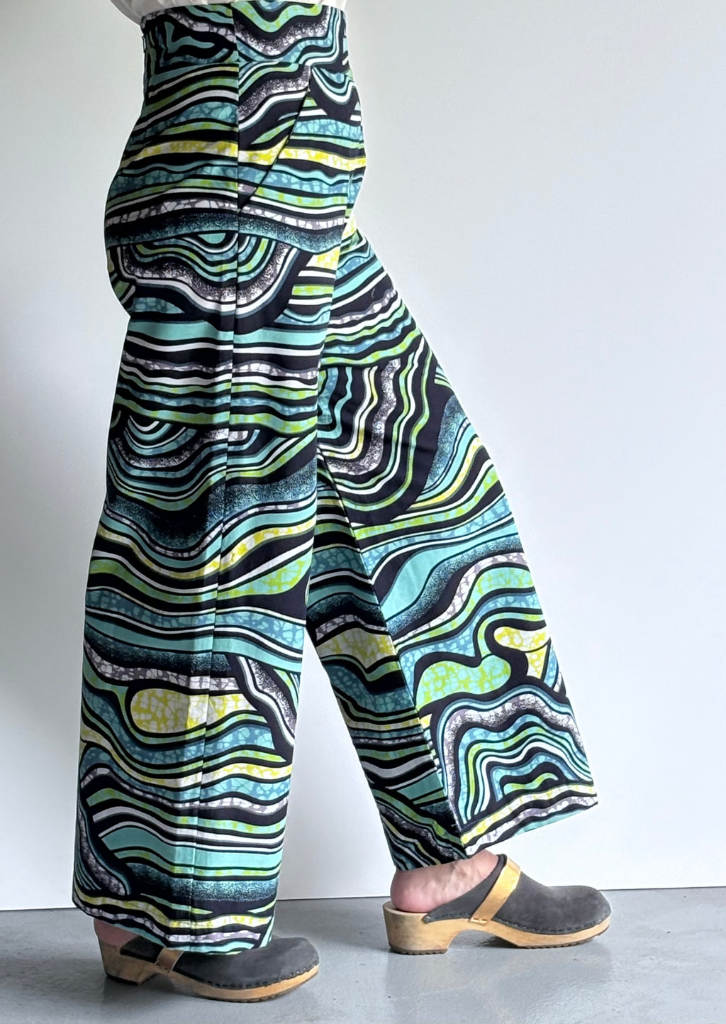 Ocean Current – High-Waisted Wide-Leg Pants
